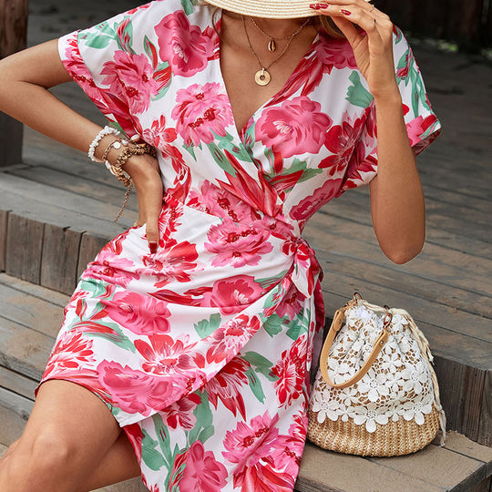 Damen Sommerliches Wickelkleid mit floralem Muster und seitlichem Schlitz EB