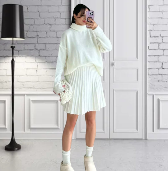 Damen Oversized Strickpullover mit hochwertiger Rippstruktur und passendem Minirock EB