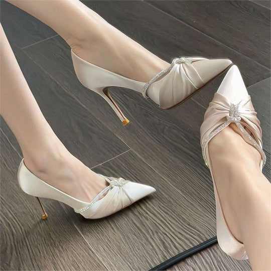 Damen Pumps mit eleganter Faltendekoration und glitzernden Akzenten EB