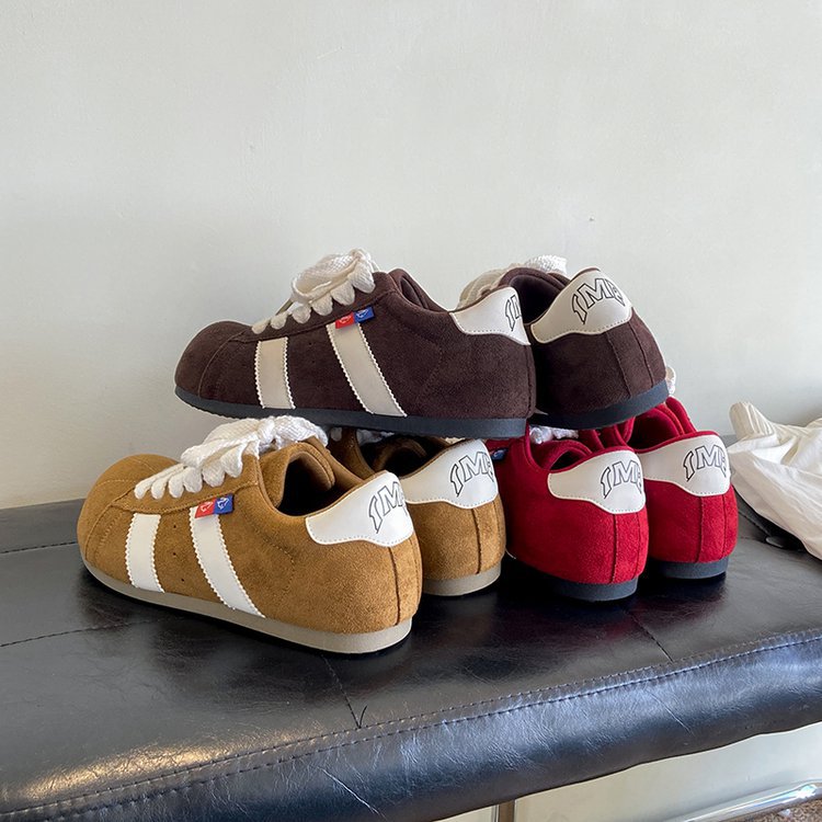 Damen sportliche Sneakers mit robustem Wildleder und elastischem Schnürsystem EB