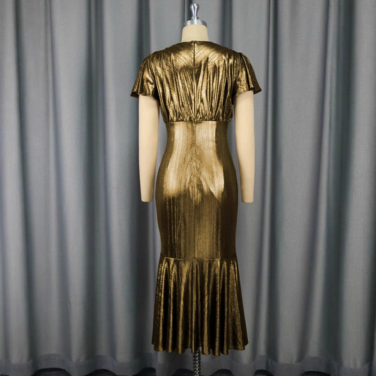 Damen figurbetontes Abendkleid mit schimmerndem Material und Rüschendetails EB