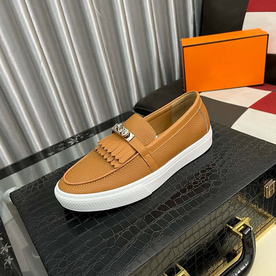 Damen Mokassins mit eleganter Ledernarbung und modischem Zierdetail EB
