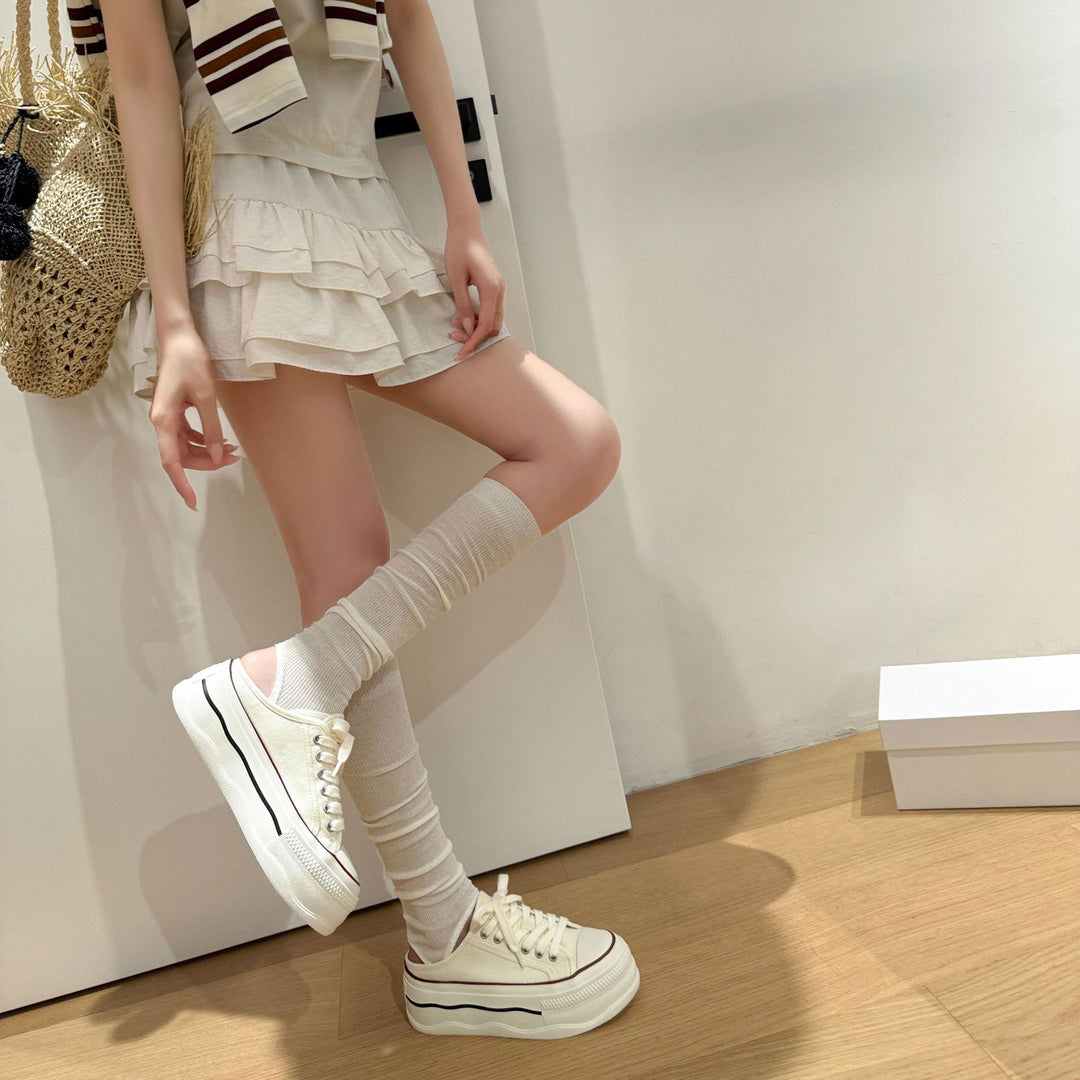 Damen lässige Canvas Sneakers im modernen Vintage-Stil mit platinfarbener Sohle EB
