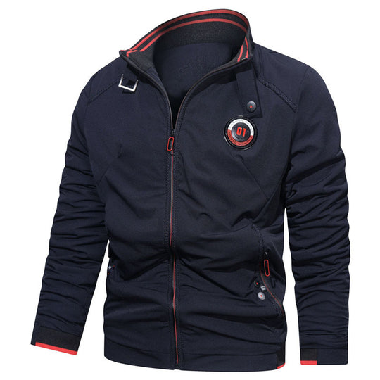 Herren Casual Zip‑Sweatjacke mit Stehkragen, Reißverschlusstaschen und Badge‑Detail EB