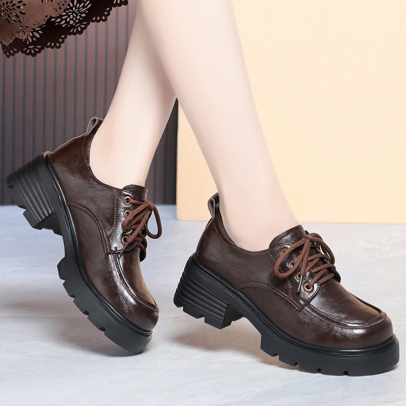 Damen Modische Schnürschuhe mit robustem Profil und elegantem Glanz EB