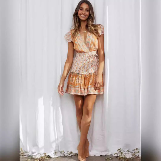 Damen floral gemusterte Sommerkleid mit V-Ausschnitt und Rüschensäumen EB