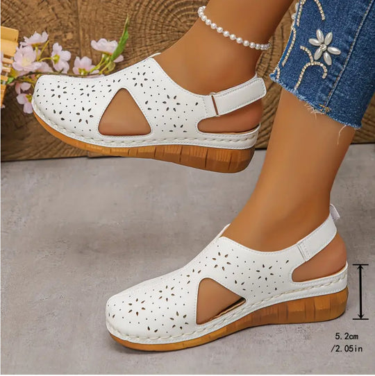 Damen Bequeme Clogs mit durchbrochenem Design und anatomischem Fußbett EB