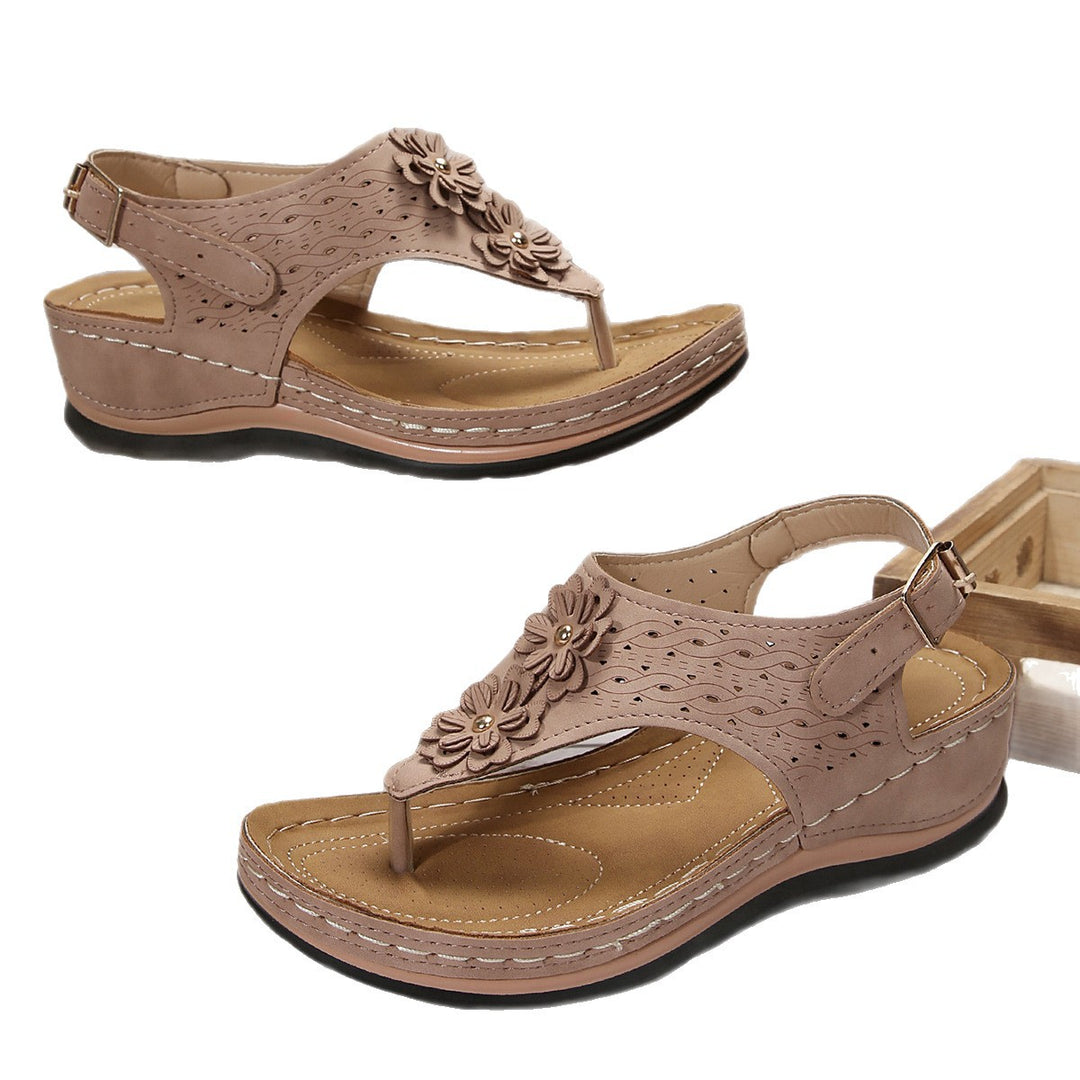Damen elegante Sandalen mit floralem Lochdesign und komfortabler Sohle EB