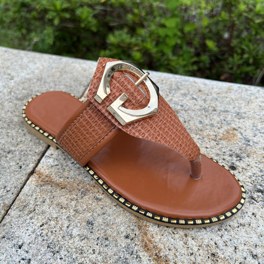 Damen modische Riemen-Sandalen mit zeitgemäßem Schmuckdetail und rutschfester Sohle EB