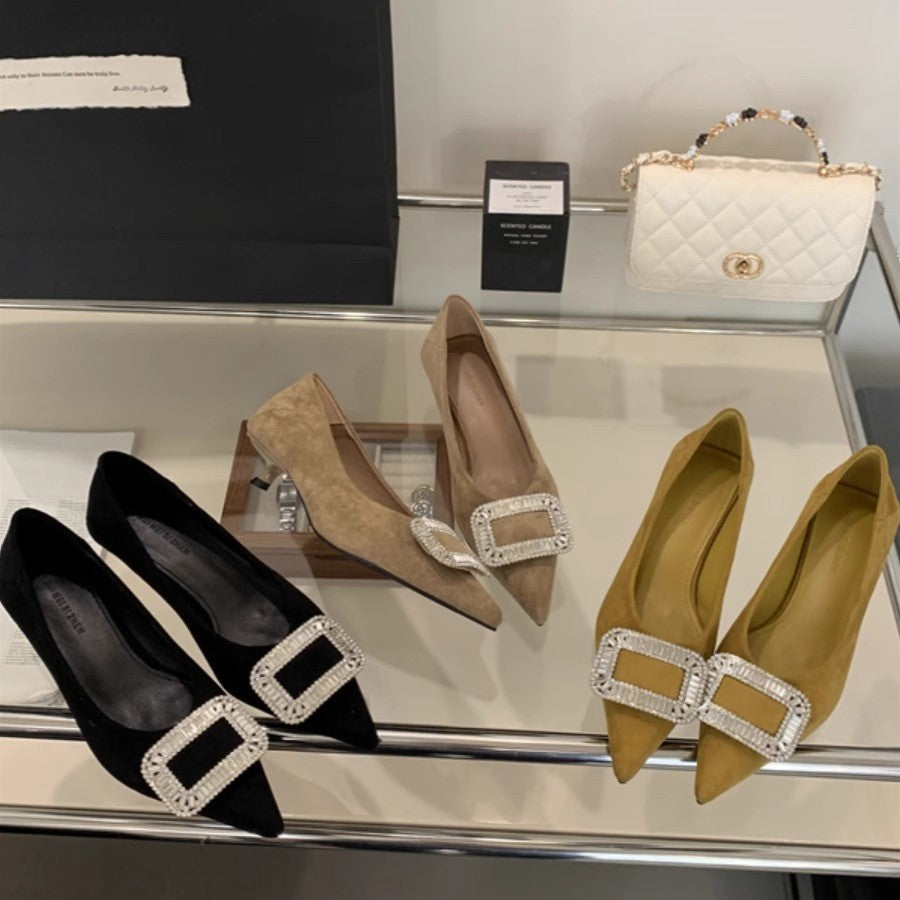 Damen elegante spitze Ballerinas mit funkelndem Schmuckdetail EB