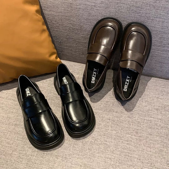 Damen Modische Loafers mit breitem Klettverschluss und robuster Sohle EB