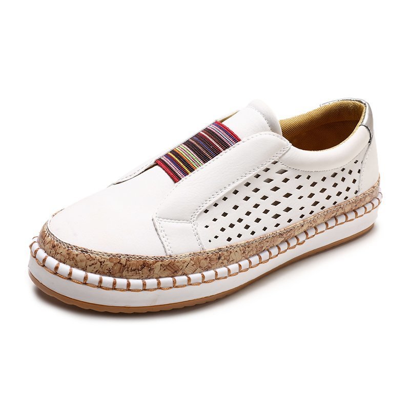 Damen lässige Slip-On Sneakers mit perforierten Details EB