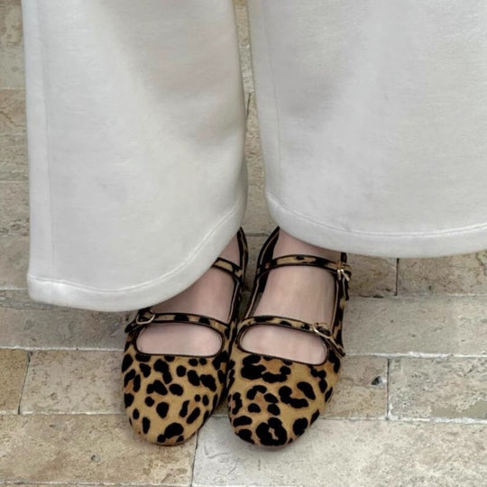Damen Ballerina mit modischem Leopardenmuster und zweifachem Riemendesign EB