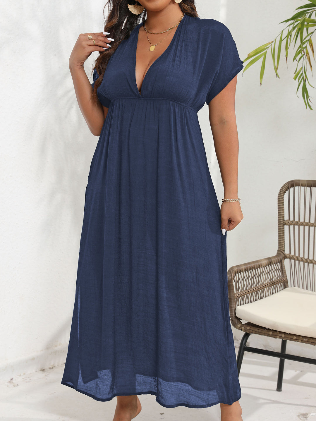 Damen luftiges Maxikleid mit tiefem V-Ausschnitt und seitlichen Schlitzen EB