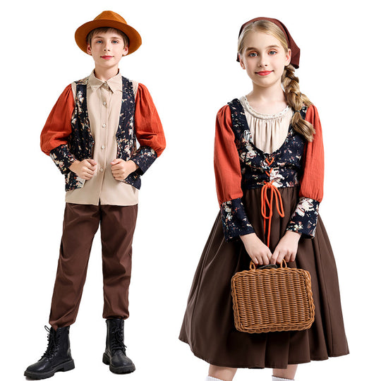 Jungen Trachten-Outfit mit floralen Akzenten EB