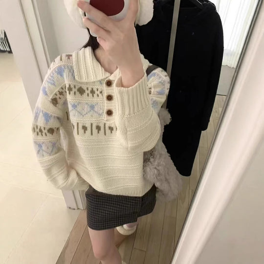 Damen Grobstrickpullover mit liebevollem Grafikumfang und romantischem Kragen EB