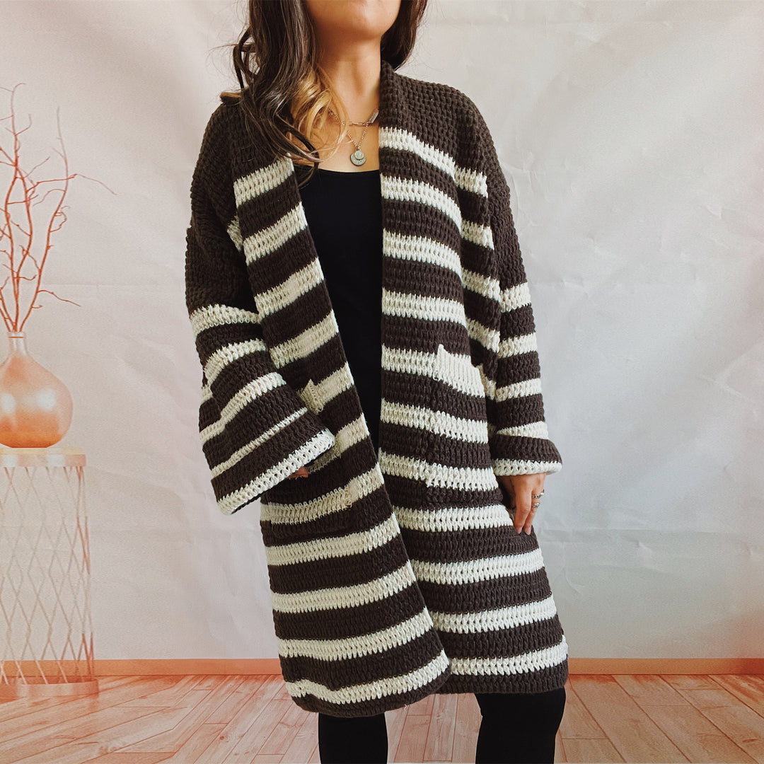 Damen lässige Strickjacke mit modernem Streifenmuster und offener Front EB
