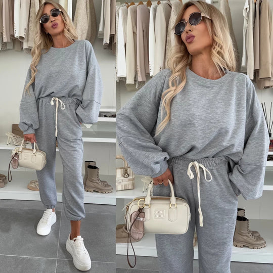 Damen Oversized Loungewear-Set aus weich angerautem Sweat mit Kordelzug-Jogginghose und relaxed Pullover EB