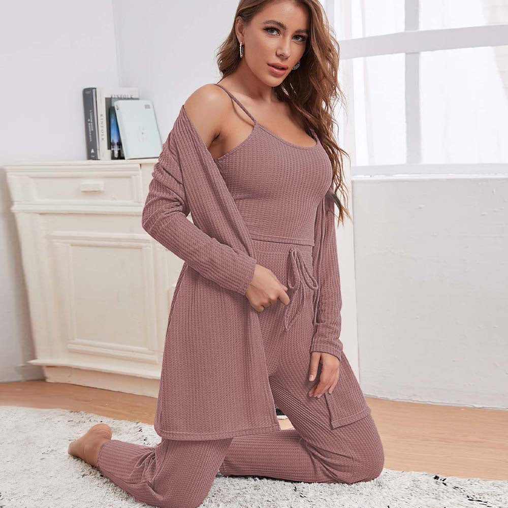 Damen dreiteiliges Lounge-Set aus Waffelstrick mit Longcardigan Spaghettiträger-Top und Highwaist-Jogginghose Eichborn Berlin