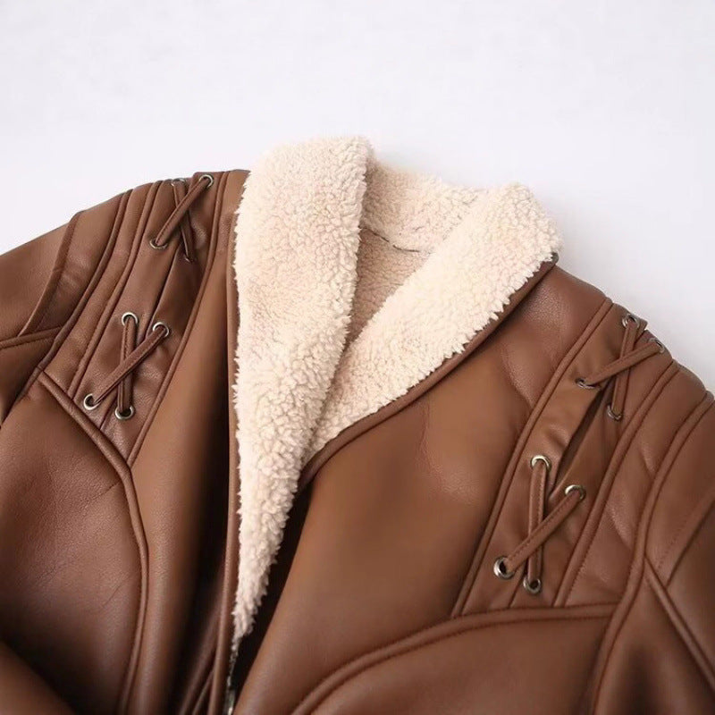 Damen Kunstlederjacke mit warmem Teddyfutter und eleganten Schnürdetails EB