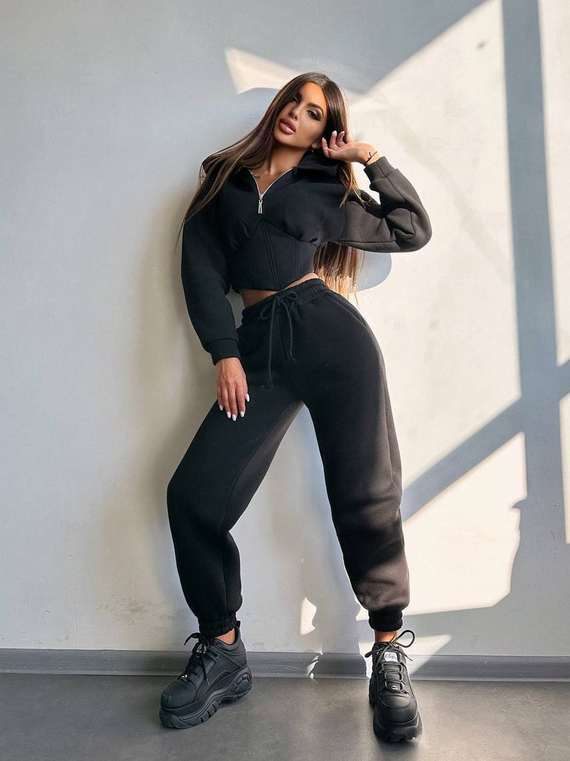 Damen Crop-Kapuzenjacke mit Korsagennaht und High-Waist Jogginghose EB