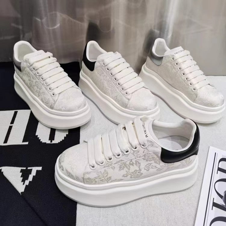 Damen Sneakers mit elegantem floralem Design und dicker Laufsohle EB