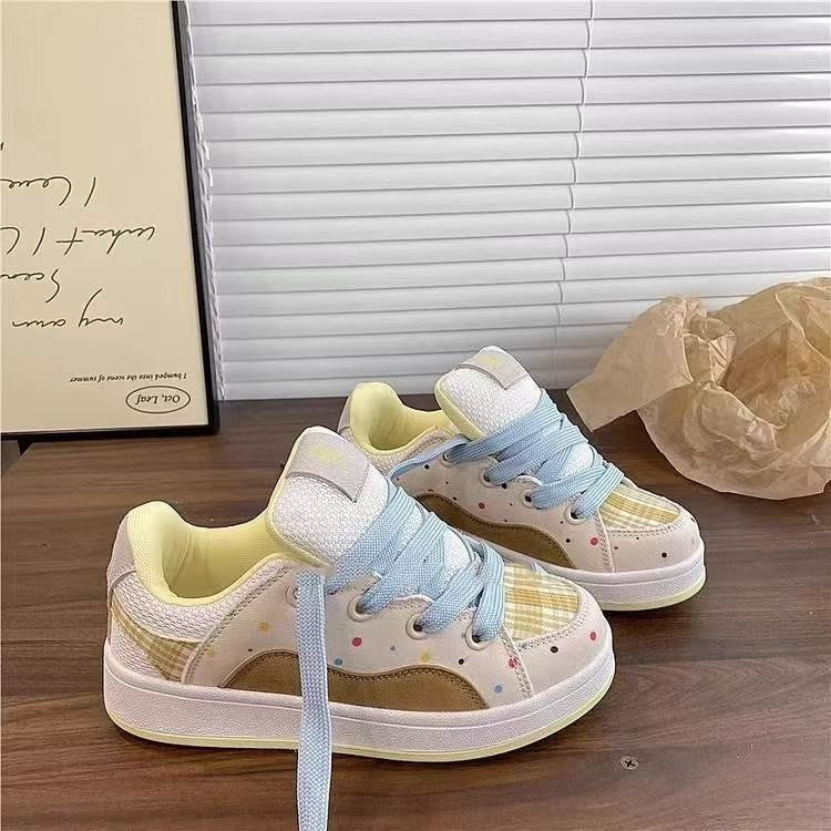 Damen Sportliche Sneakers mit verspieltem Karomuster und höchstem Tragekomfort EB