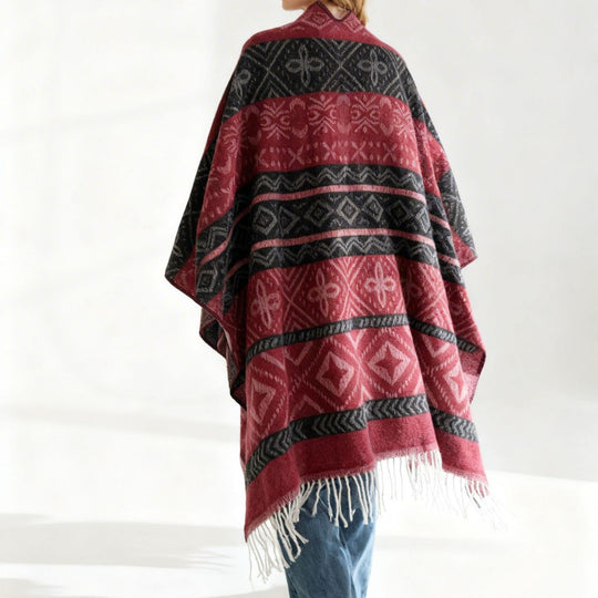 Damen Überwurfcape mit Jacquard‑Strick, V‑Ausschnitt und Fransensaum EB