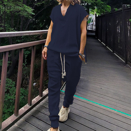 Damen lässiges Freizeit-Outfit mit strukturiertem Oberteil und bequemen Hosen EB