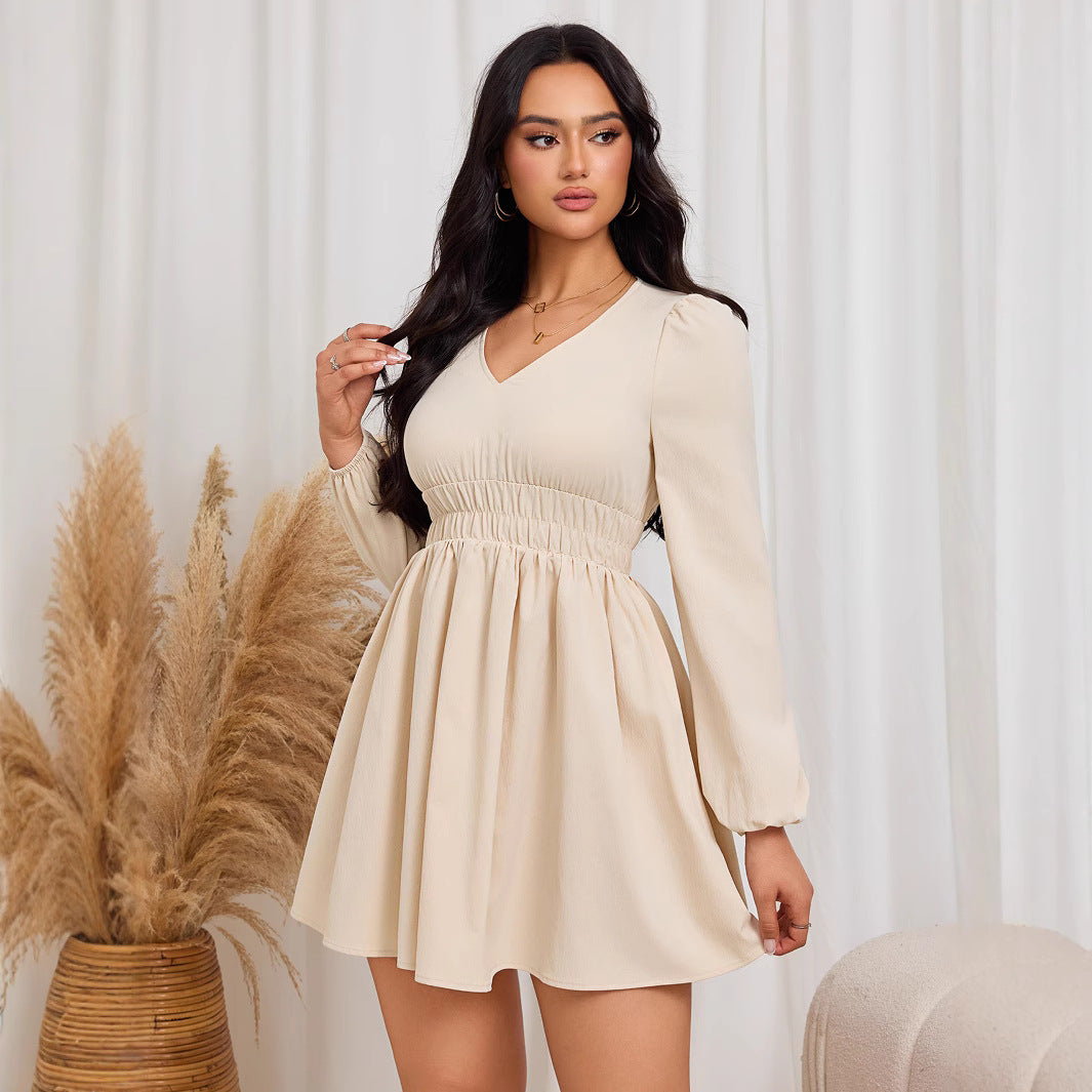 Damen gerafftes Skater-Minikleid mit V-Ausschnitt Smok-Taillenband und ballonärmeln Eichborn Berlin