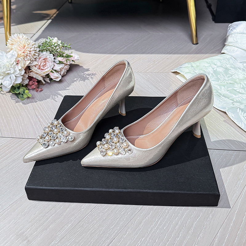 Damen elegante spitze Pumps mit strassverzierter Schleife EB