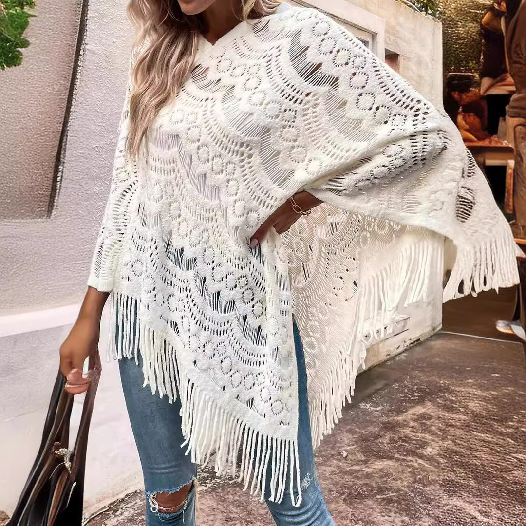 Damen Strickponcho mit kunstvollen Häkelmustern und Fransen EB