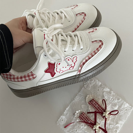Damen Modische Sneaker mit verspieltem Design und detailverliebter Stickerei EB