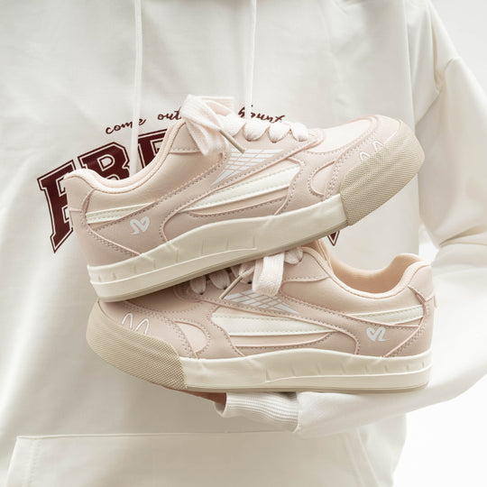 Damen Sportliche Sneaker mit atmungsaktiven Mesh-Einsätzen und griffiger Sohle EB