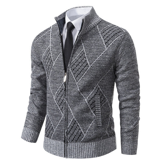 Herren modische Strickjacke mit hohem Kragen und stilvollem Zopfmuster EB