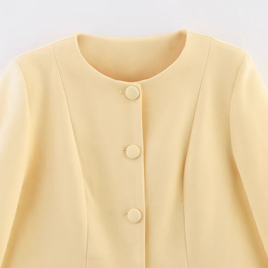 Damen elegante Blazerjacke mit dekorativen Knöpfen und Schnittführung EB