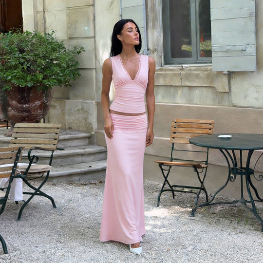 Damen figurbetontes Kleid mit Spitzenv Ausschnitt und schwingendem Saum EB