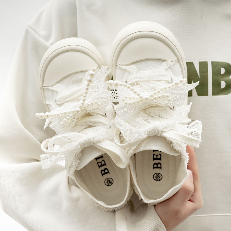 Damen Sneakers mit einzigartigen Spitzenverzierungen und komfortabler Sohle EB