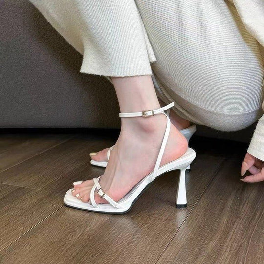 Damen Hochwertige Sandaletten mit schmalen Riemchen und hohem Absatz EB