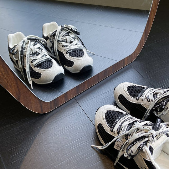 Damen Sneakers im lässigen Design mit innovativer Schnürtechnik und atmungsaktiver Oberflächenstruktur EB