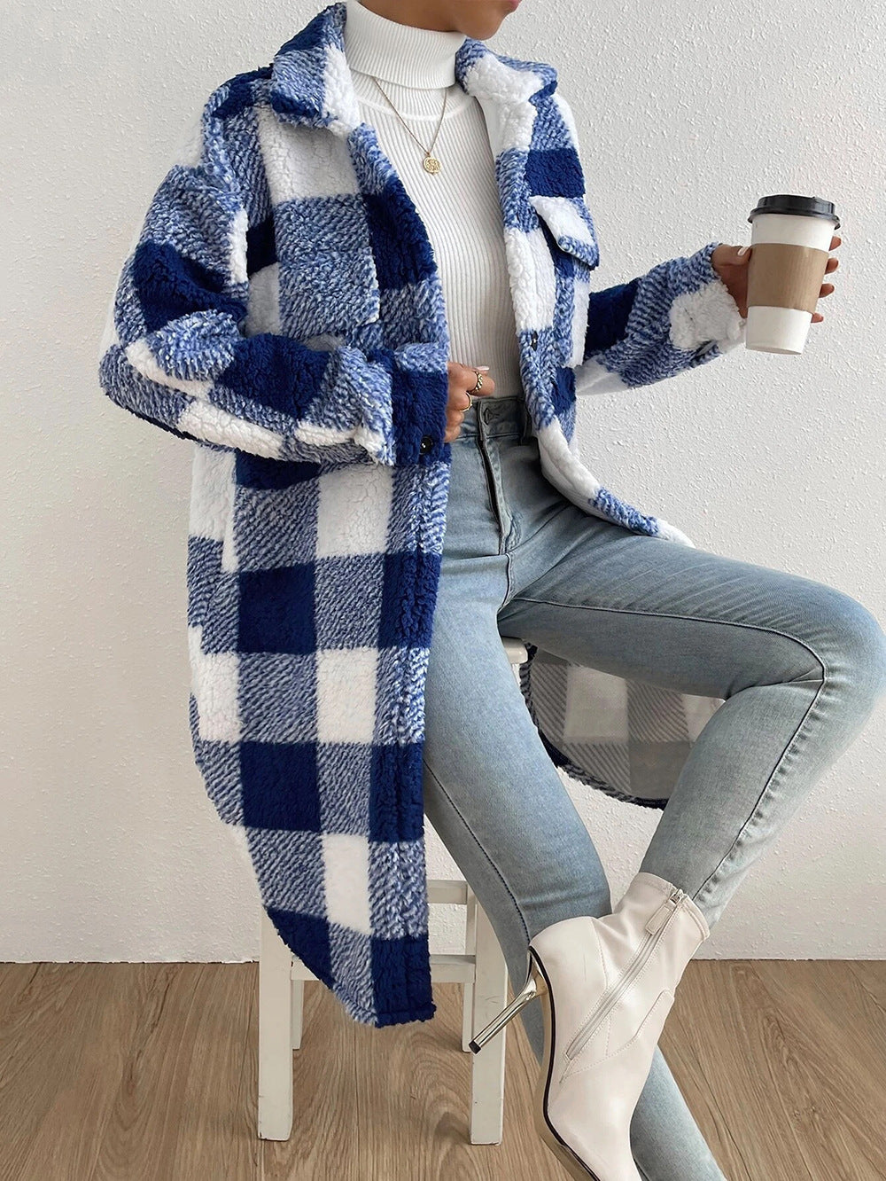 Damen Kuscheliger Karostoff-Mantel mit weichem Futter und Knopfleiste EB