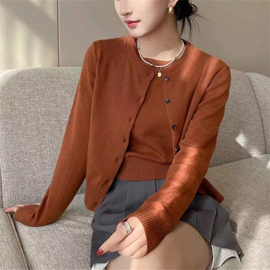 Damen Stilvolle Strickjacke mit Knopfverschluss und eleganter Passform EB