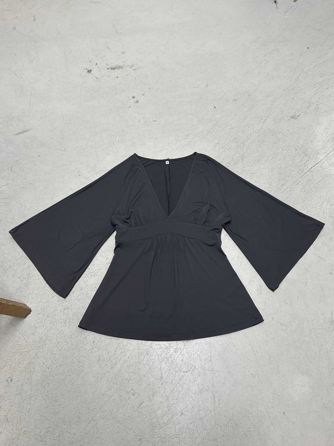 Damen Elegantes Wickeloberteil mit weitem Ärmel und V-Ausschnitt EB