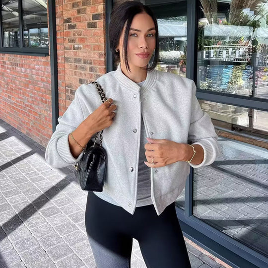 Damen modische Sweatjacke mit Knopfverschluss und praktischen Taschen EB