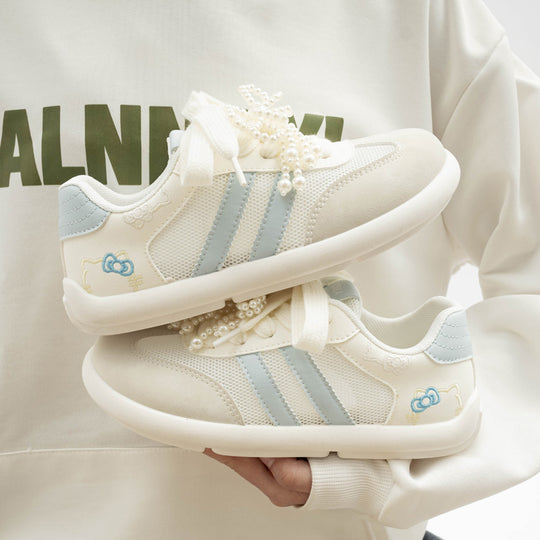 Damen Sneakers mit verspielten Perlenverzierungen und floralem Design EB