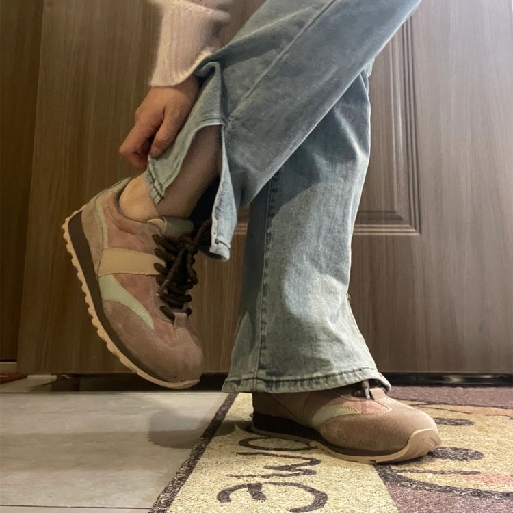 Damen Sportliche Retro Sneakers mit hochqualitativem Obermaterial und dämpfender Sohle EB
