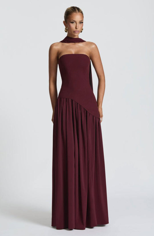 Damen Hochwertiges Abendkleid mit asymmetrischem Schnitt und elegantem Schlitz EB