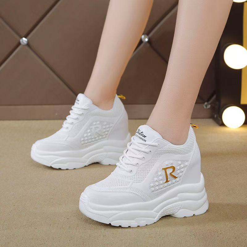 Damen modische Sneaker mit luftigen Netzdetails und rutschfester Sohle EB
