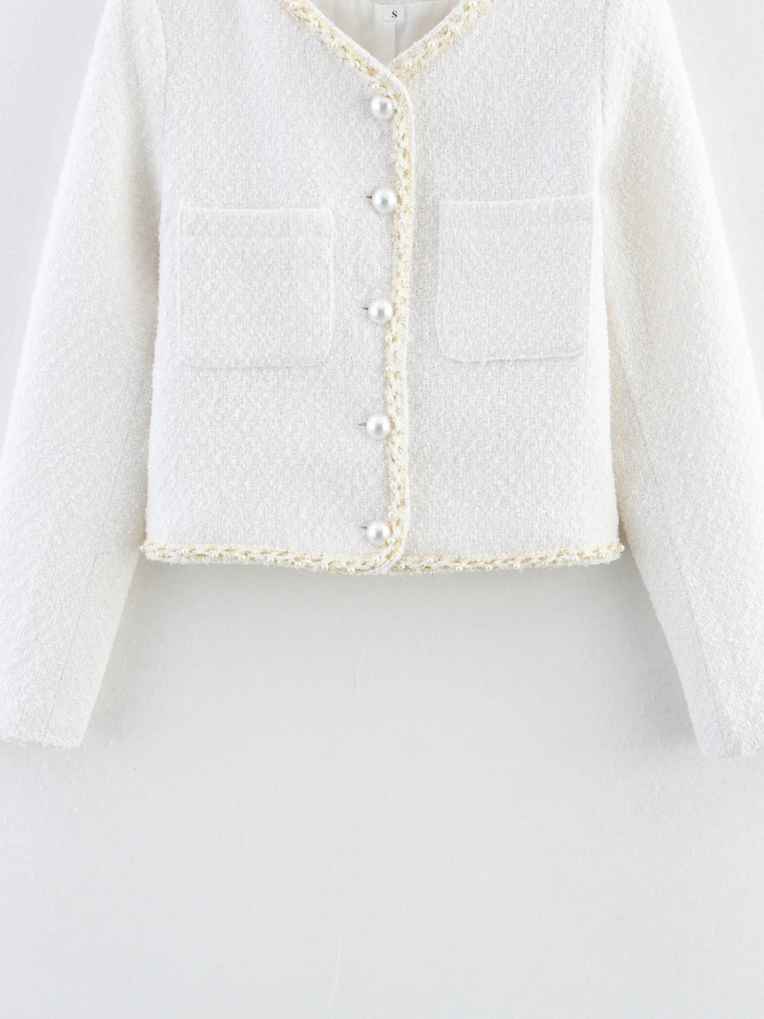 Damen elegante Kurzarmpulloverjacke mit perlverzierten Knöpfen und aufgesetzten Taschen EB