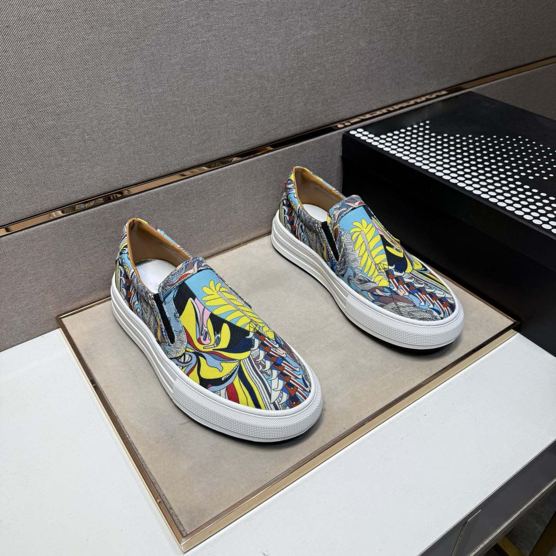 Damen Slip-On Sneakers mit kreativem Grafikdesign EB